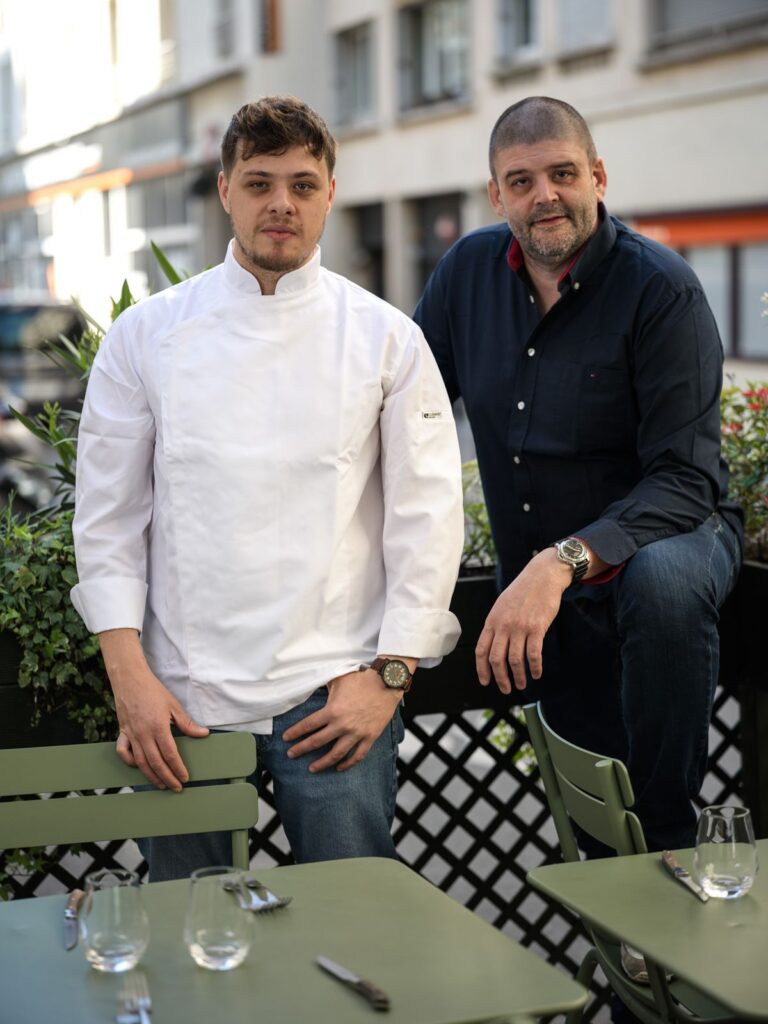 Les chefs de Baca’v Boulogne en terrasse