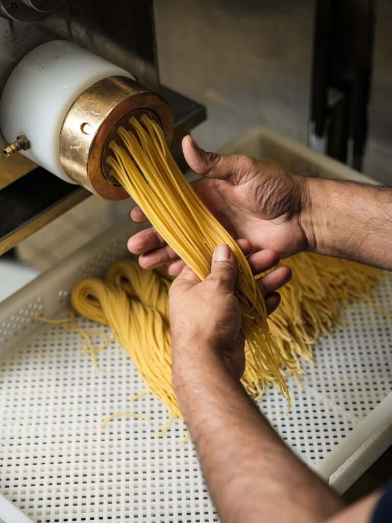 Spaghetti frais façonnés à la main au Cherche-Midi