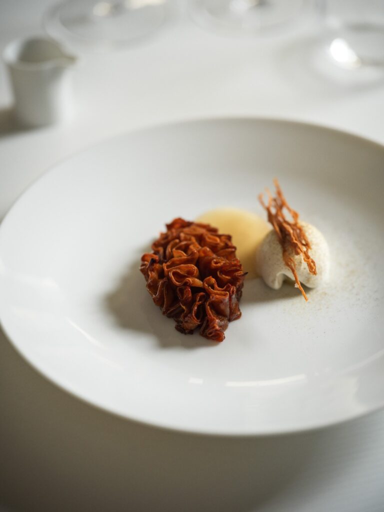 Dessert en pétales caramélisés et crème, Fabien Ferré, Le Castellet