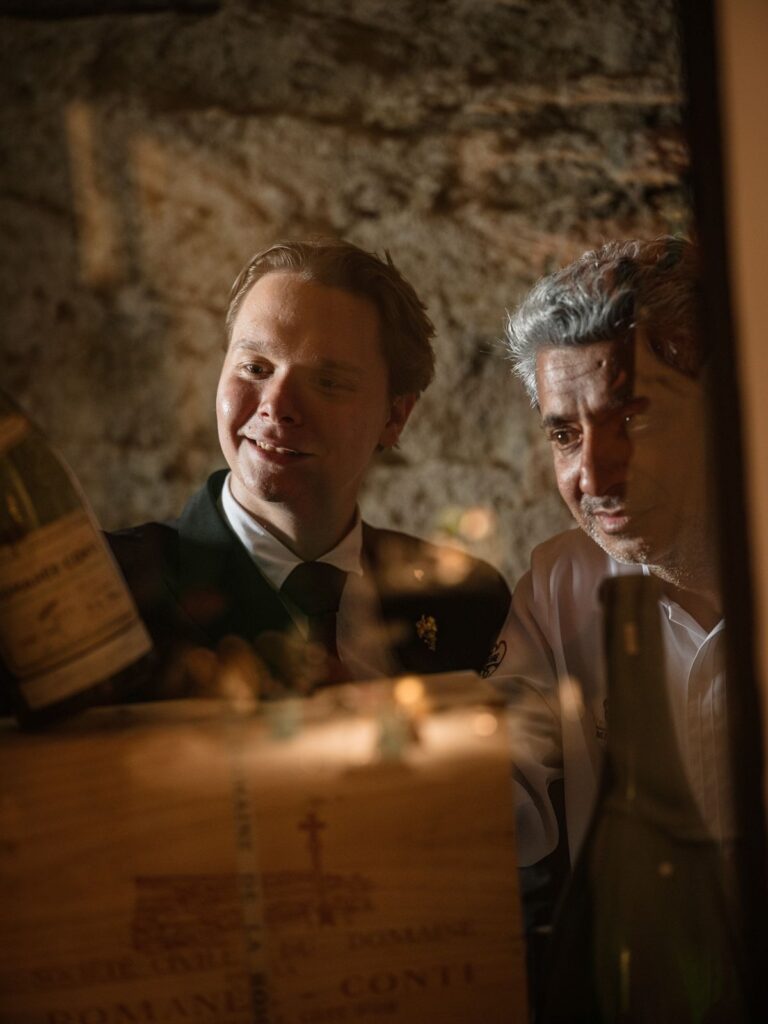 Le chef et le sommelier dans la cave, Le Sylvestre, Saint-Rémy-de-Provence, photo Stéphane Riss